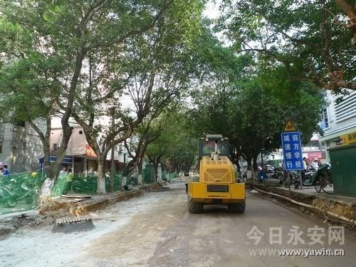 城區主干道瀝青路面改造工程進展迅速